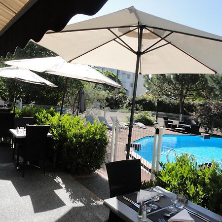 Отель Logis Les Charmilles Chalon-Sur-Saone Sud Lux Экстерьер фото